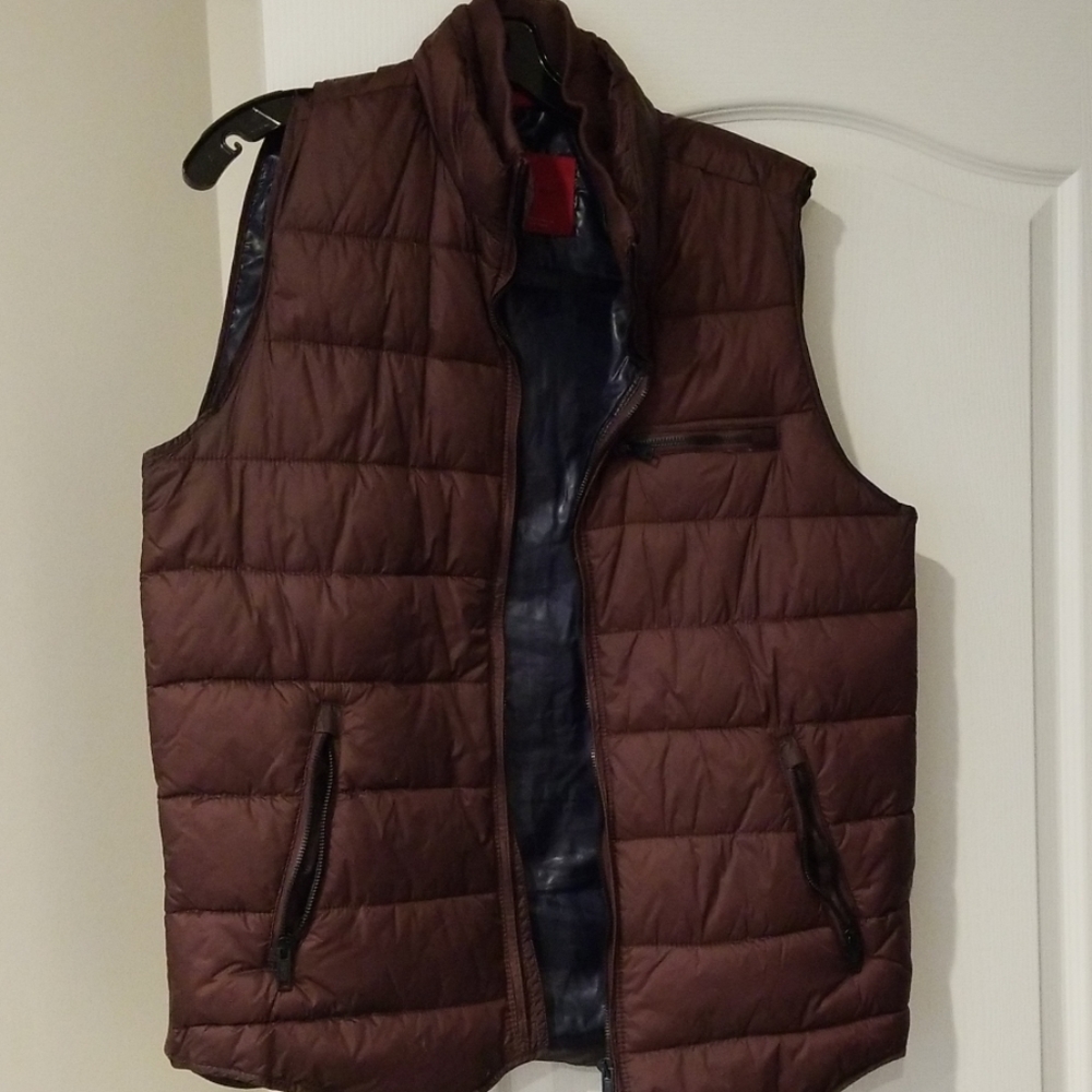 Fall and Winter are near!!!! Zara Men Puff Vest